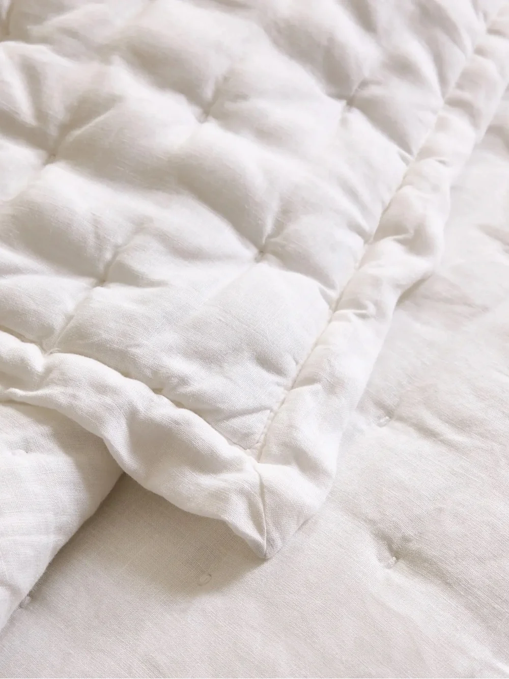 New Quince European Linen Dream Quilt Twin $144 White